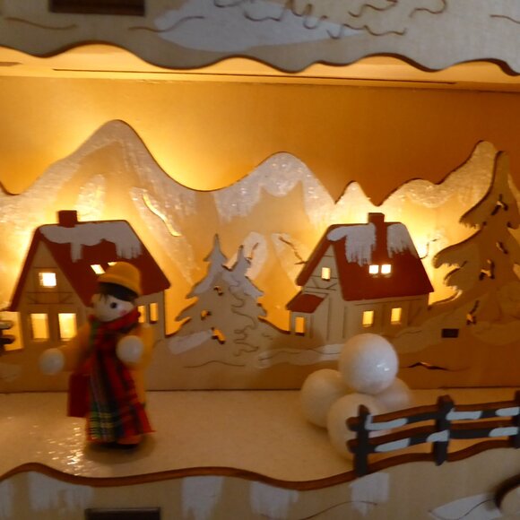NEW 13” CHRISTMAS WINTER LED LIGHT UP LASER CUT WOOD SKI VILLAGE SNOWBALL SCENE - Picture 12 of 16